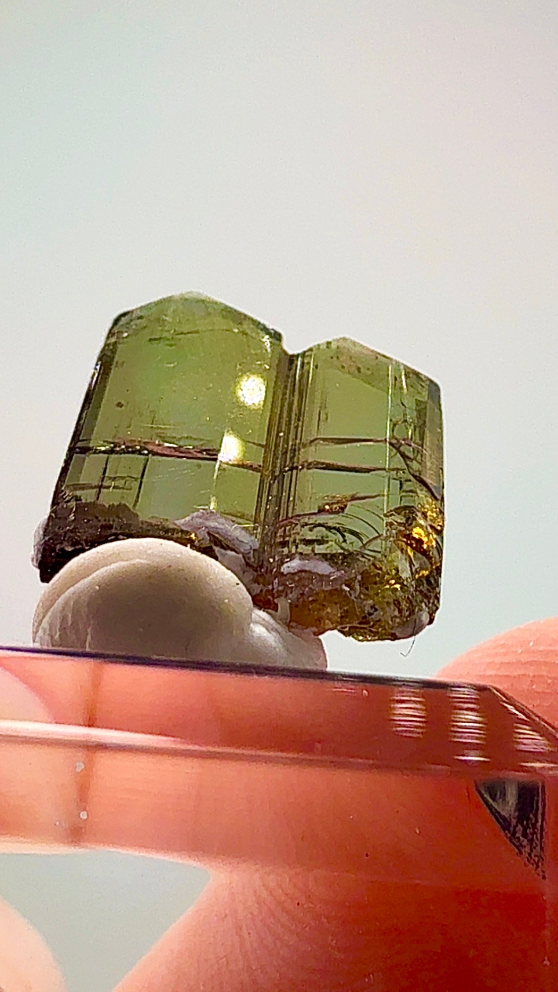 2.17 GRAMS OF NATURAL TANZANITE MAGIC