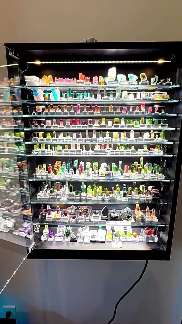 WELCOME TO THE CANDY CASE