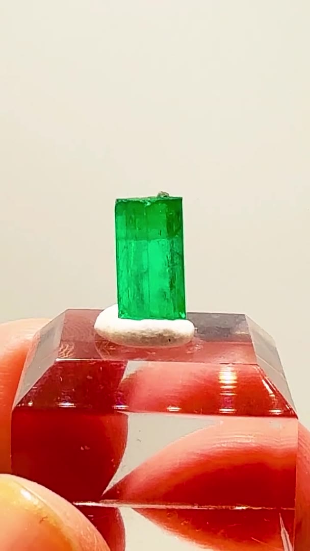 MUZO EMERALD PERFECTION