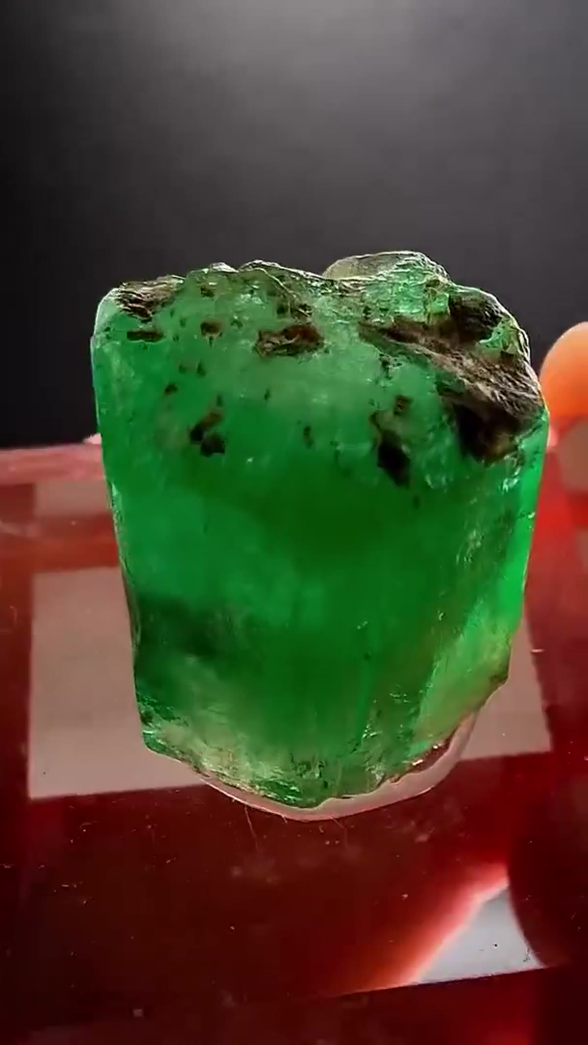 Emerald Specimen, 31.3 ct - view 4