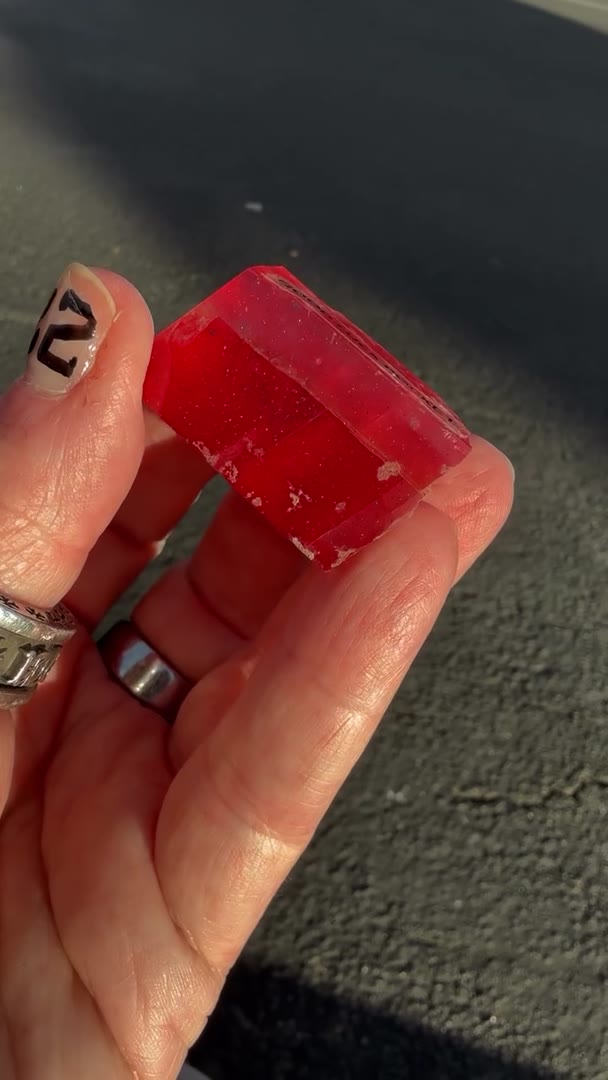 GOOD LUCK POCKET — CHERRY-RED PERFECTION
