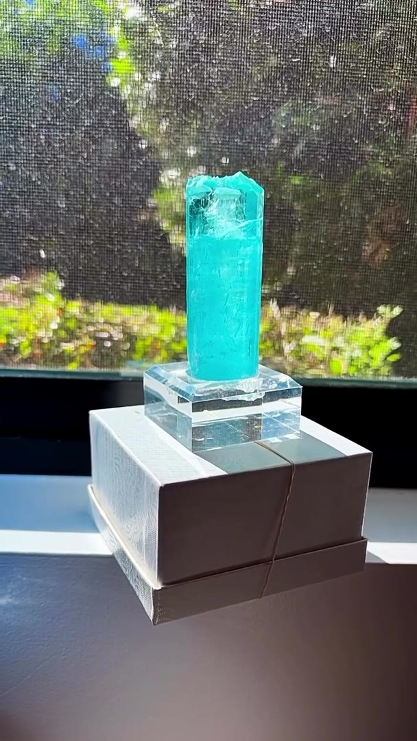 WHEN THE SUN HITS RIGHT… 150 GRAMS OF HARARMOOSH AQUAMARINE INSANITY!