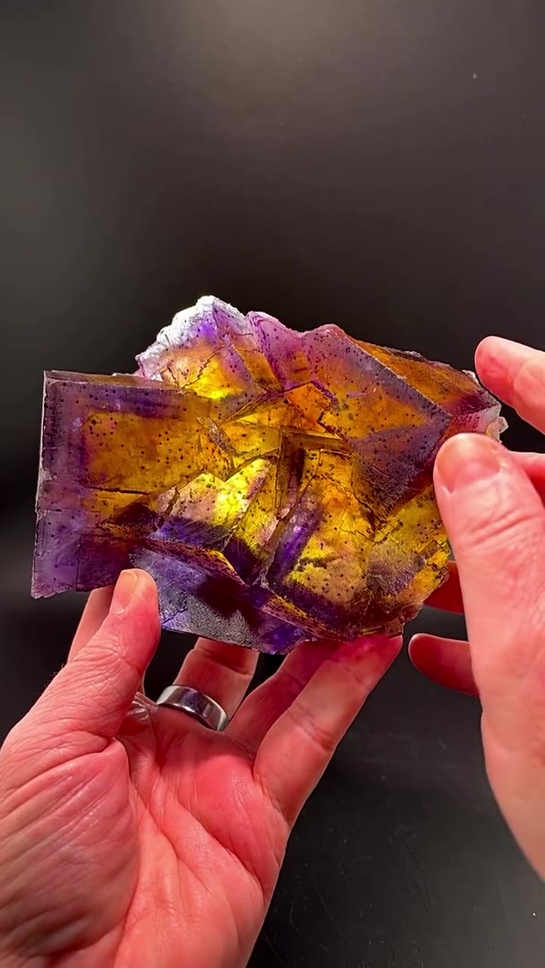 MULTI COLOR STUNER. ONE LEGENDARY ILLINOIS FLUORITE