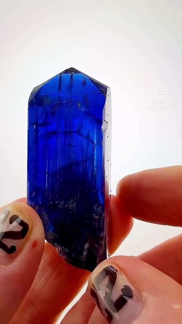 59.40 GRAMS OF TANZANITE INSANITY… PLEOCHROISM ON ANOTHER LEVEL!