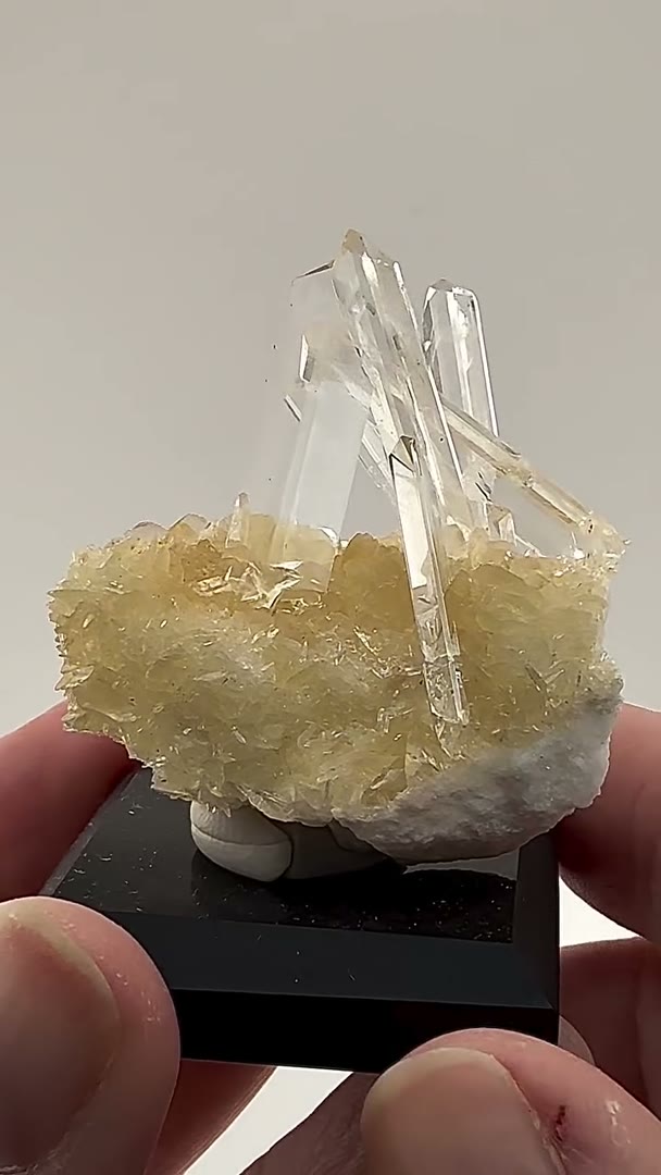 Gypsum specimen