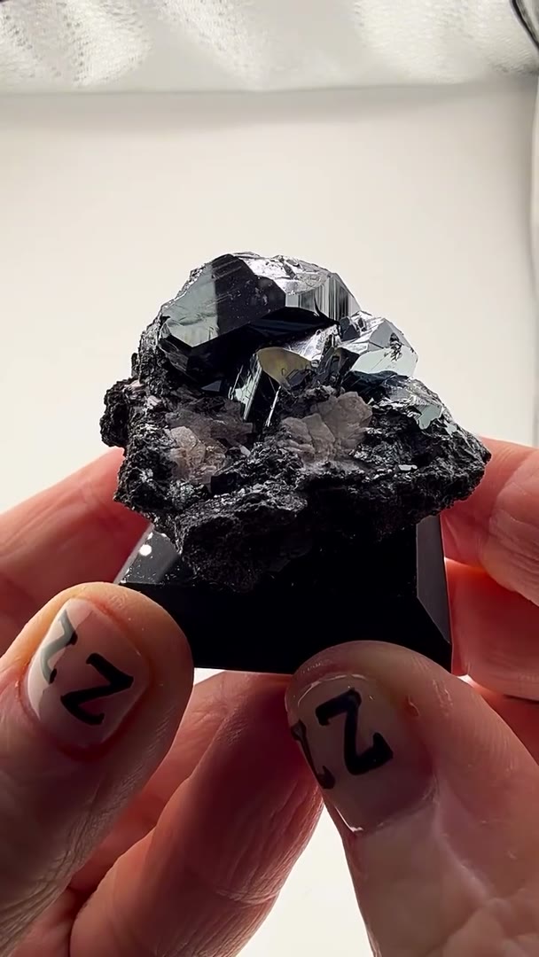 Hematite specimen