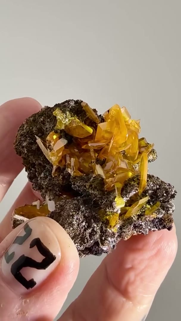 Wulfenite specimens - 22sGEMS