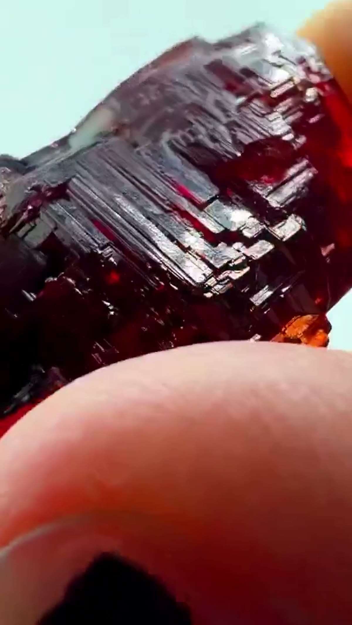 Garnet Specimen from Minas Gerais, Brazil, 12.54 g: Liquid in Garnet - view 3
