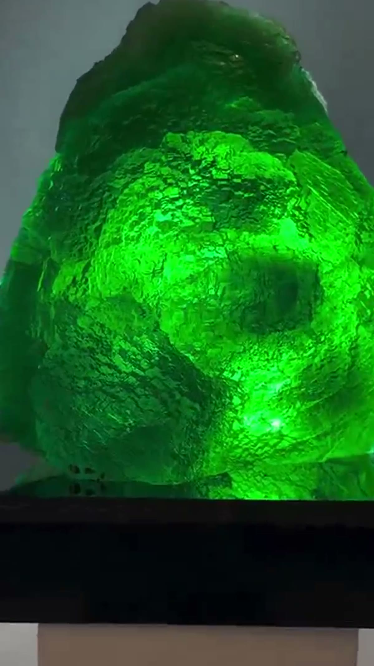Fluorite Specimen: Zhejiang Stepped Green Fluorite w custom light base - view 2