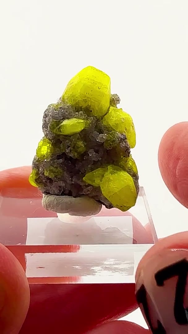 Sunshine trapped in crystal form