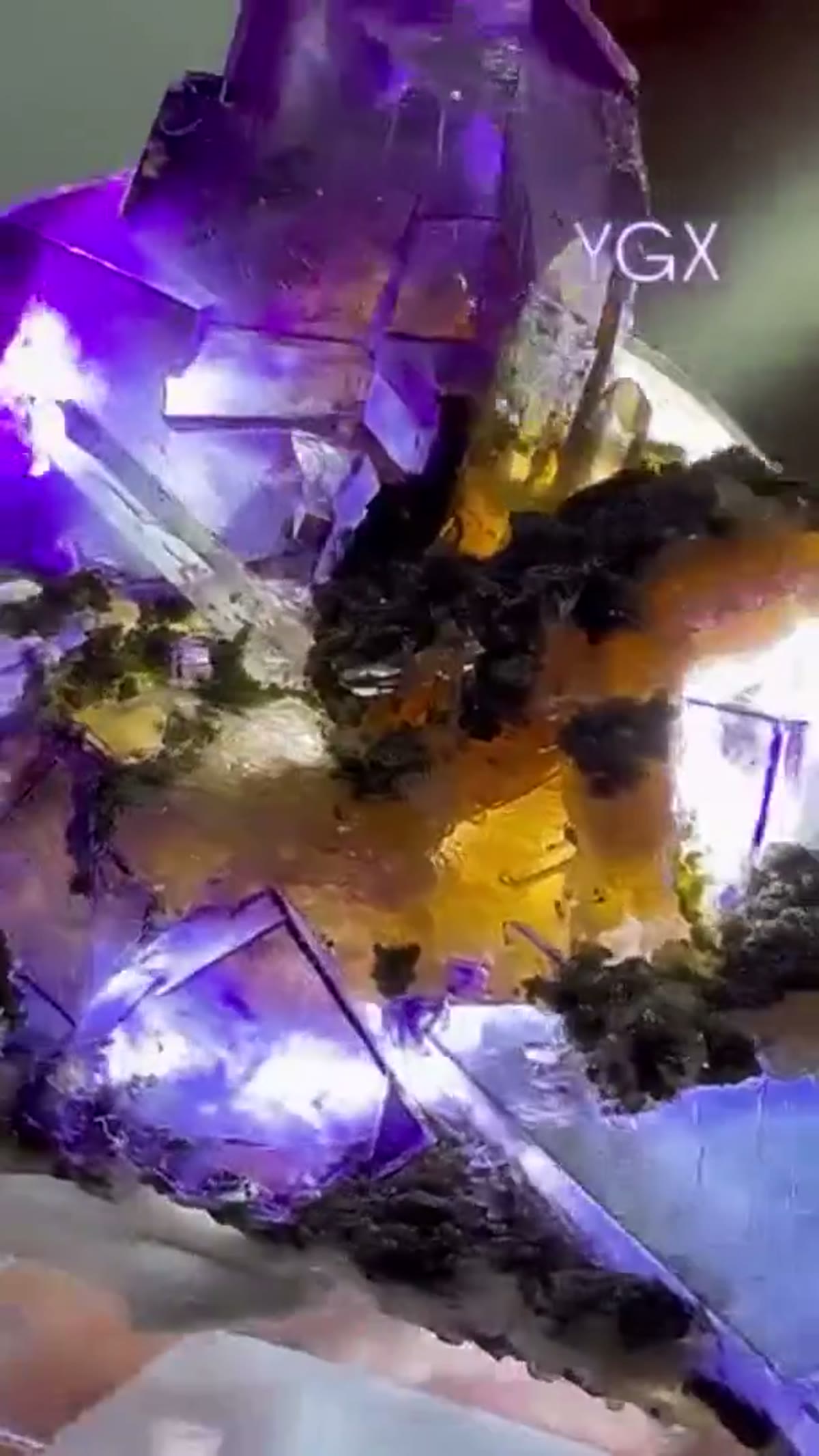 Fluorite Specimen from China: YGX Fluorite - view 4