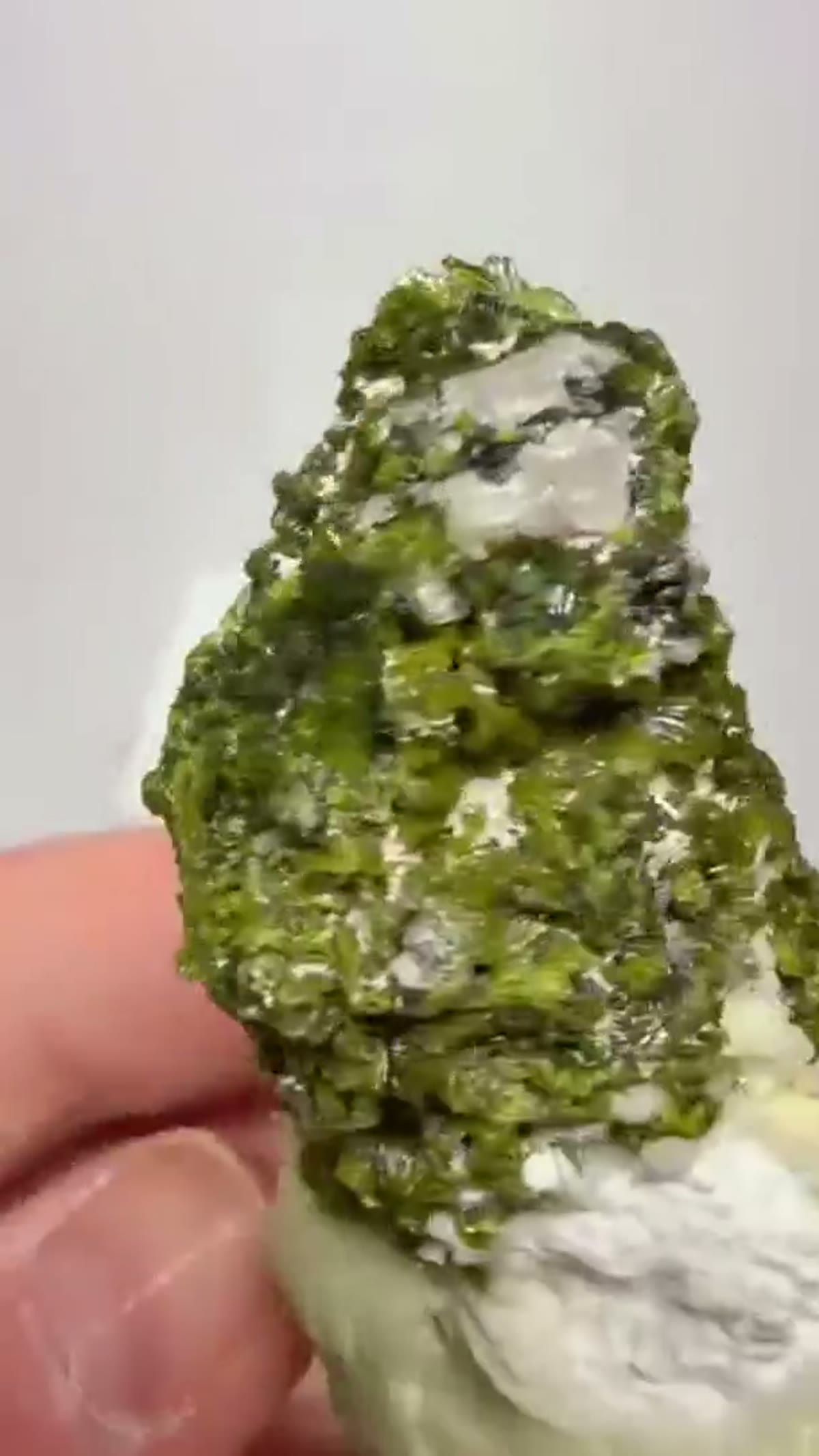 Mineral Specimen: Look at this specimen Epidote/Prehnite Locality: Midelt - view 2
