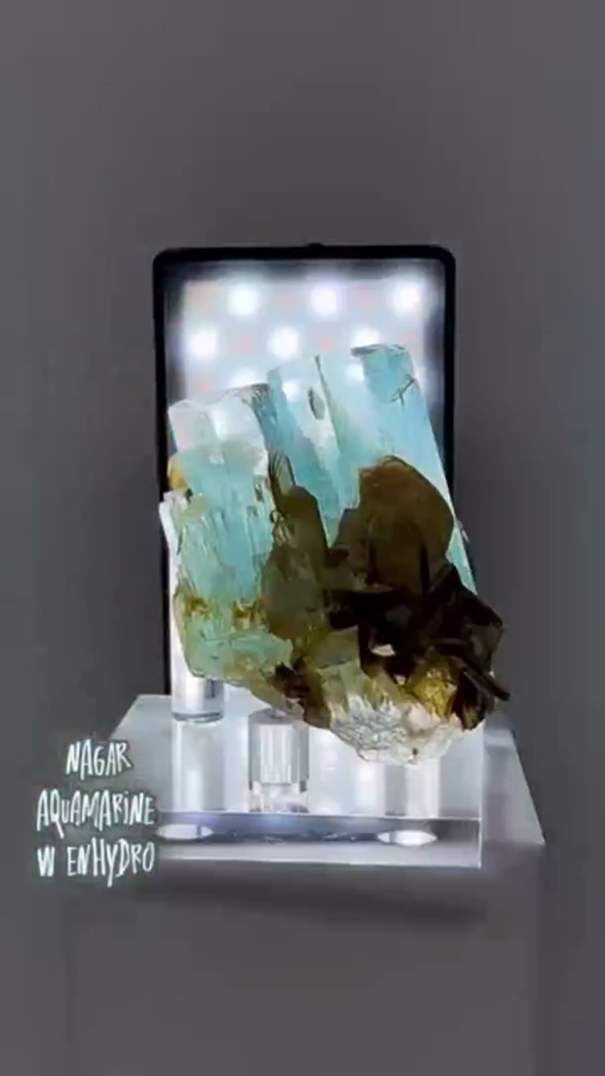Aquamarine Specimen from Shigar Valley, Pakistan: New Enhydro Nagar Aquamarine - view 4