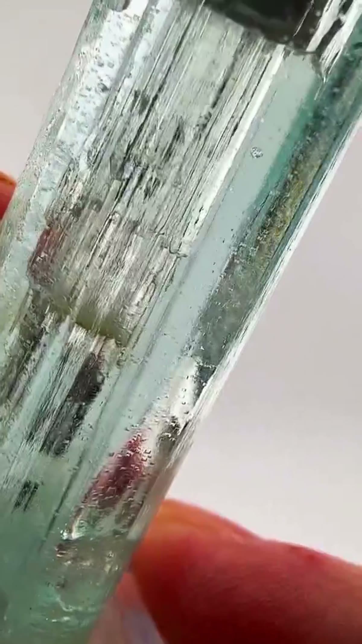Aquamarine Specimen from Medina, Brazil: A timeless Brazilian classic - view 4