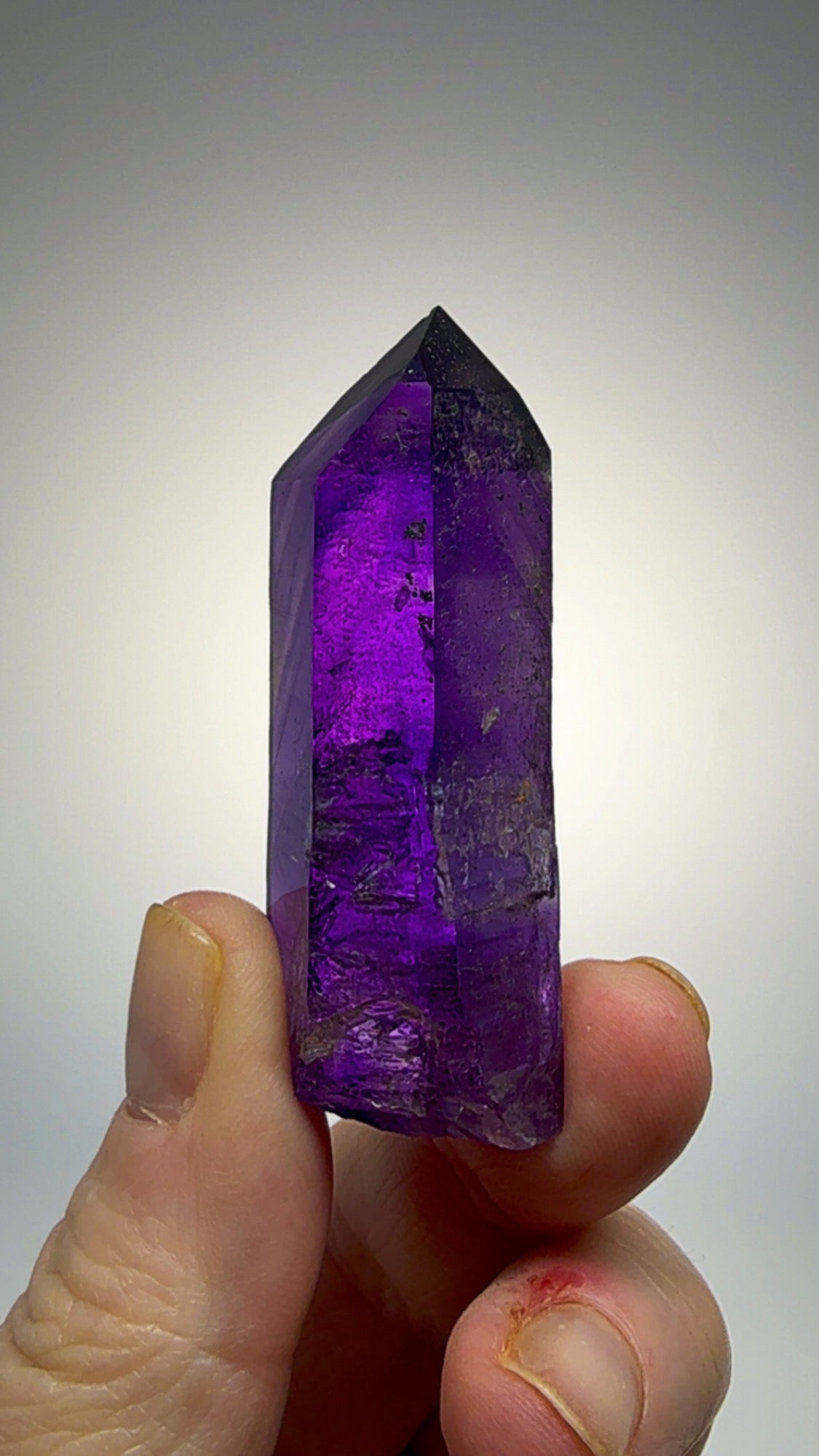 Buks Claim Amethyst 38.16 grams