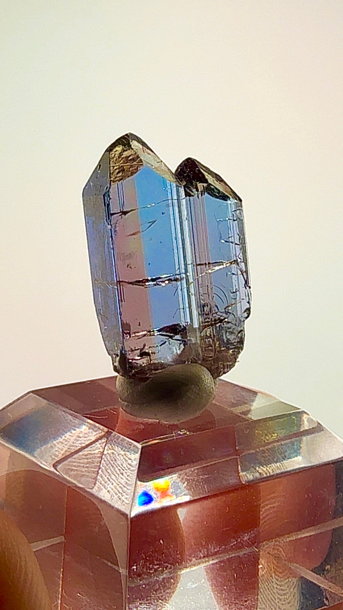 2.17 GRAMS OF NATURAL TANZANITE MAGIC