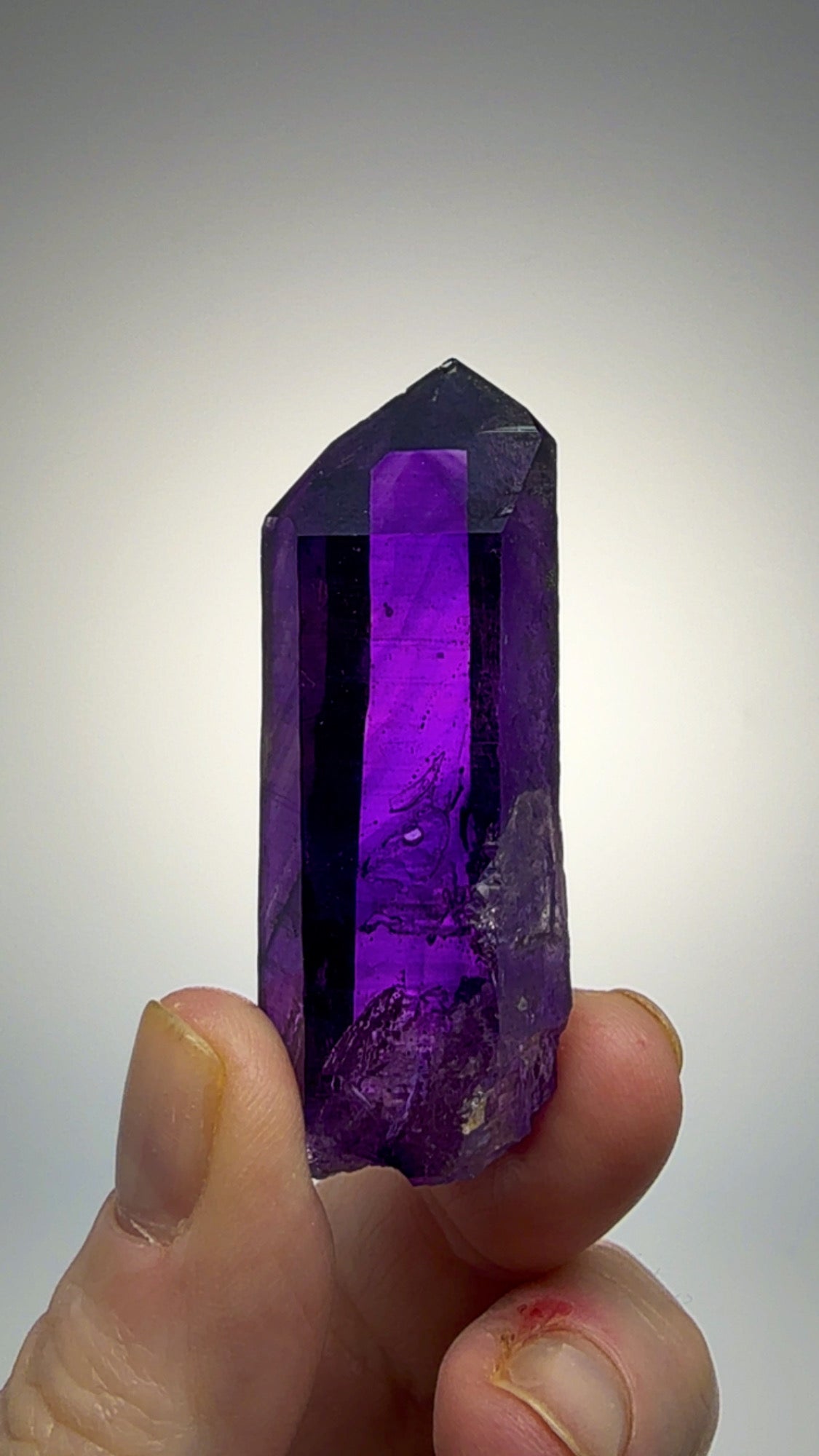 Buks Claim Amethyst 38.16 grams