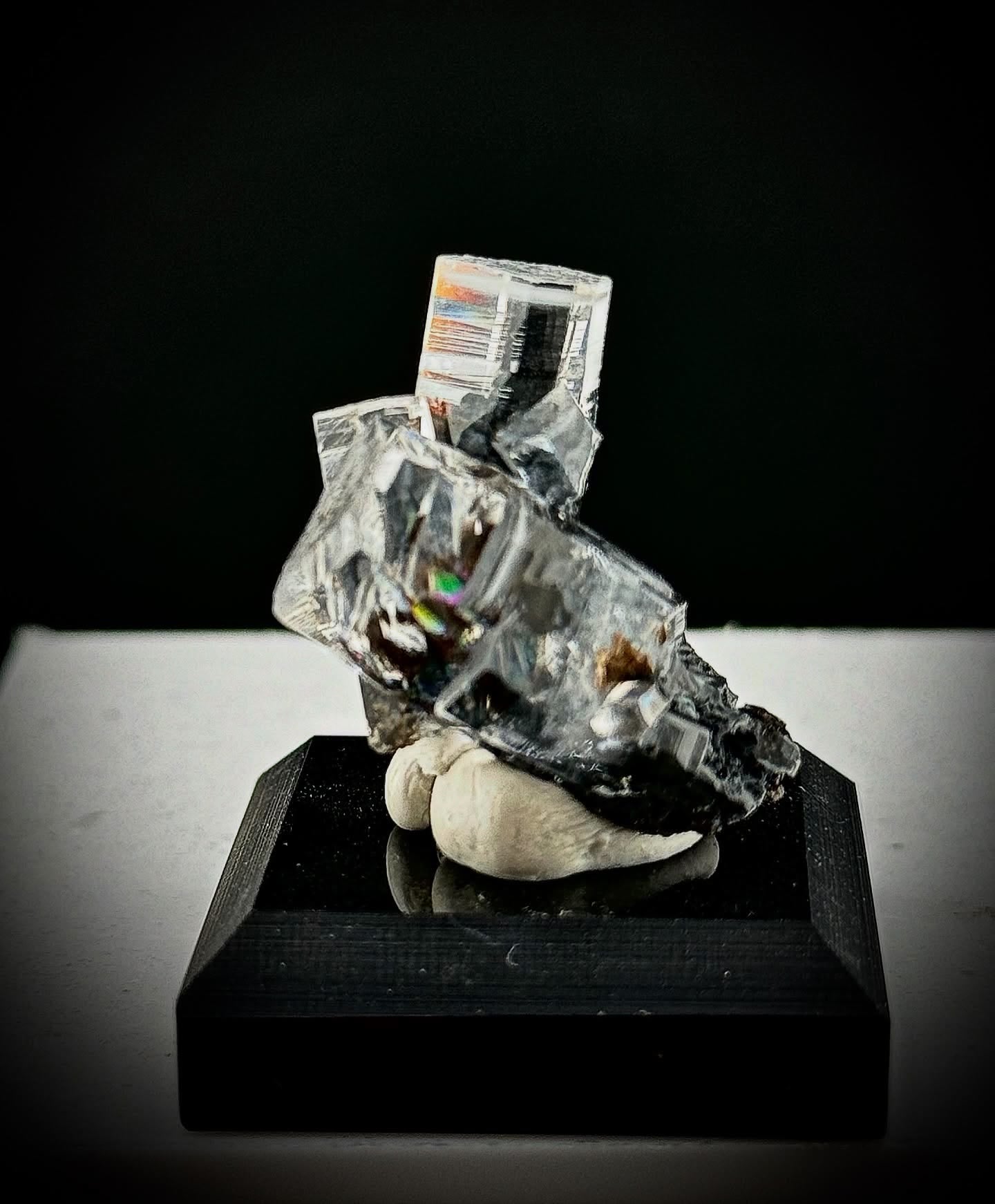 Crystal clarity… with a hidden spectrum