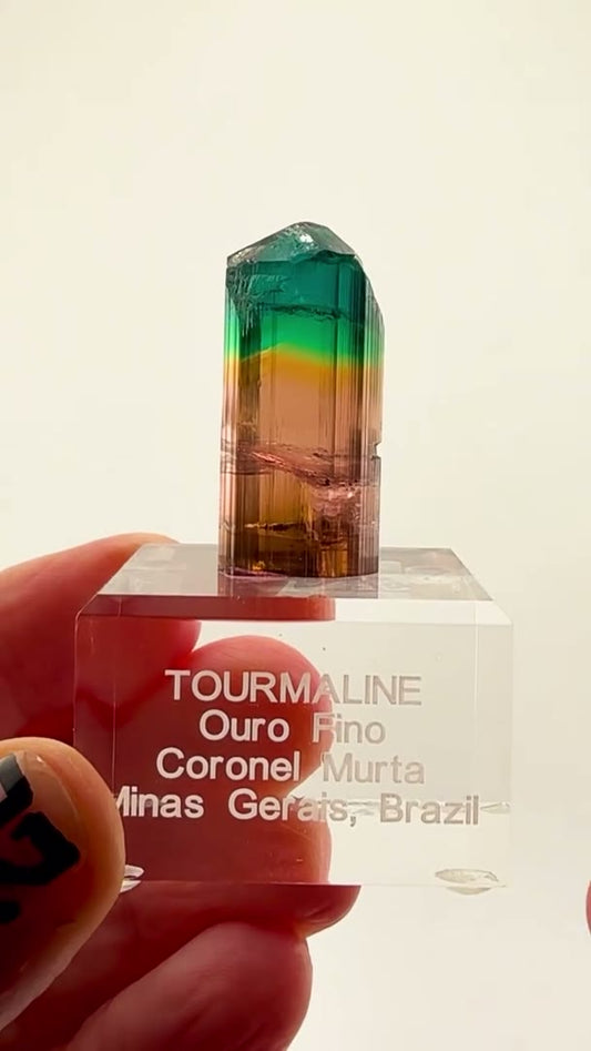 Absolute rainbow fire from Ouro Fino