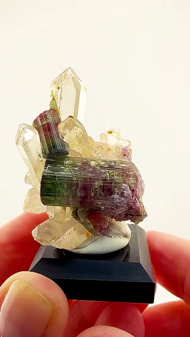 Nature doesn’t just create crystals… sometimes it creates sculpture