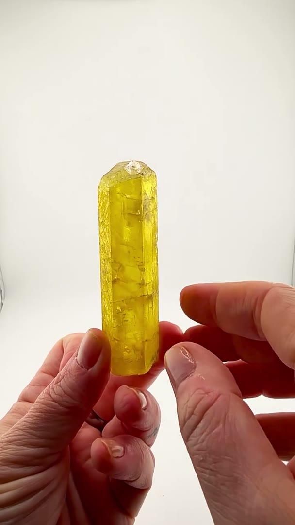 SUNSHINE CAPTURED IN CRYSTAL