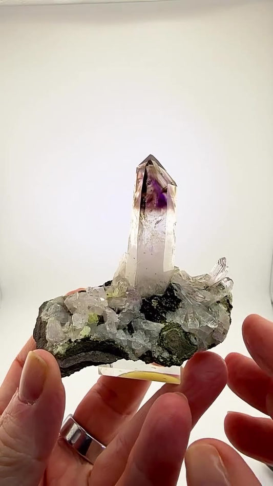 A PERFECT BALANCE OF COLOR, CONTRAST, AND CRYSTAL
