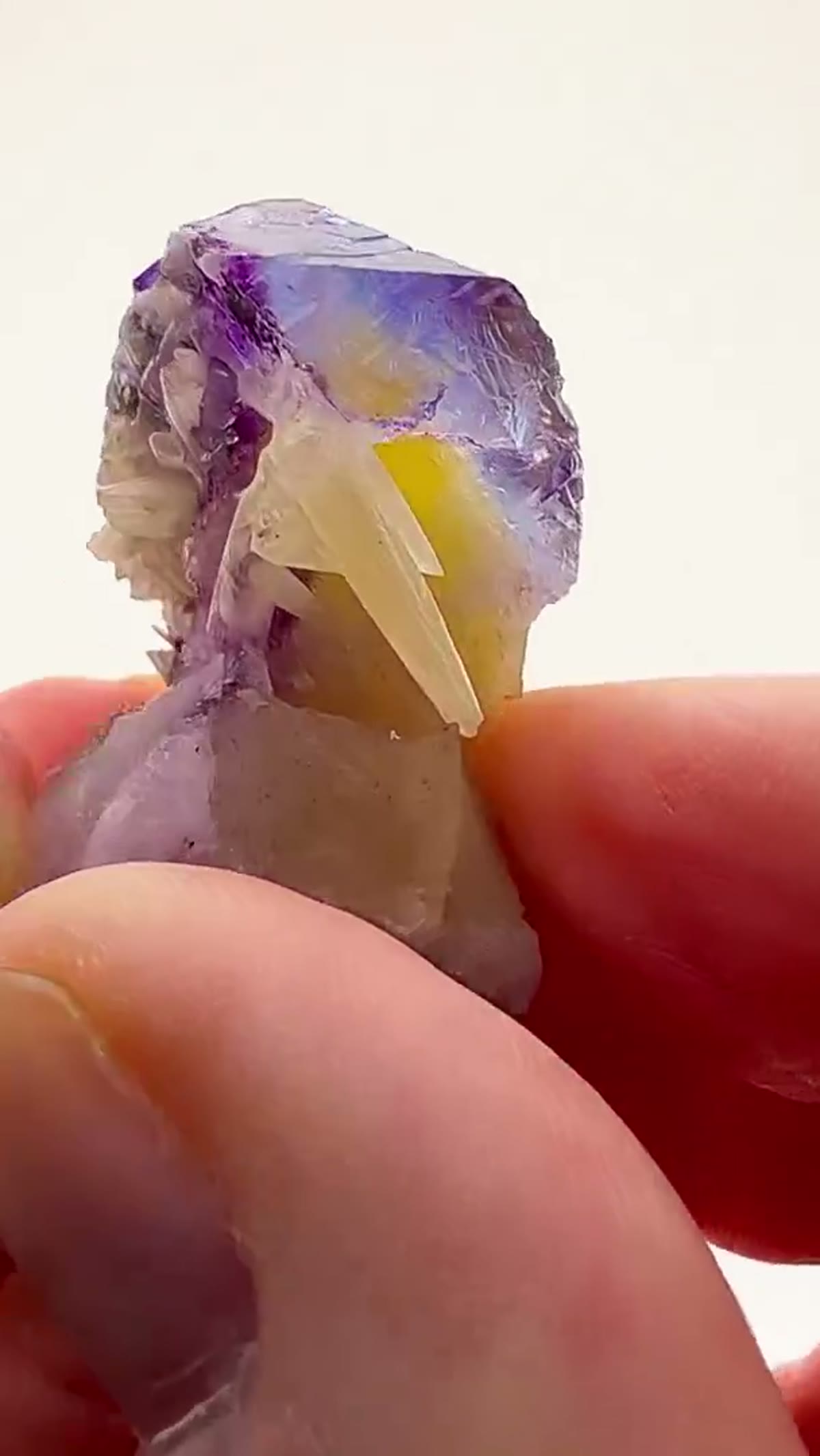 Fluorite Specimen from Annabel Lee Mine, Illinois: An Annabel Lee Toadstool Color - view 3