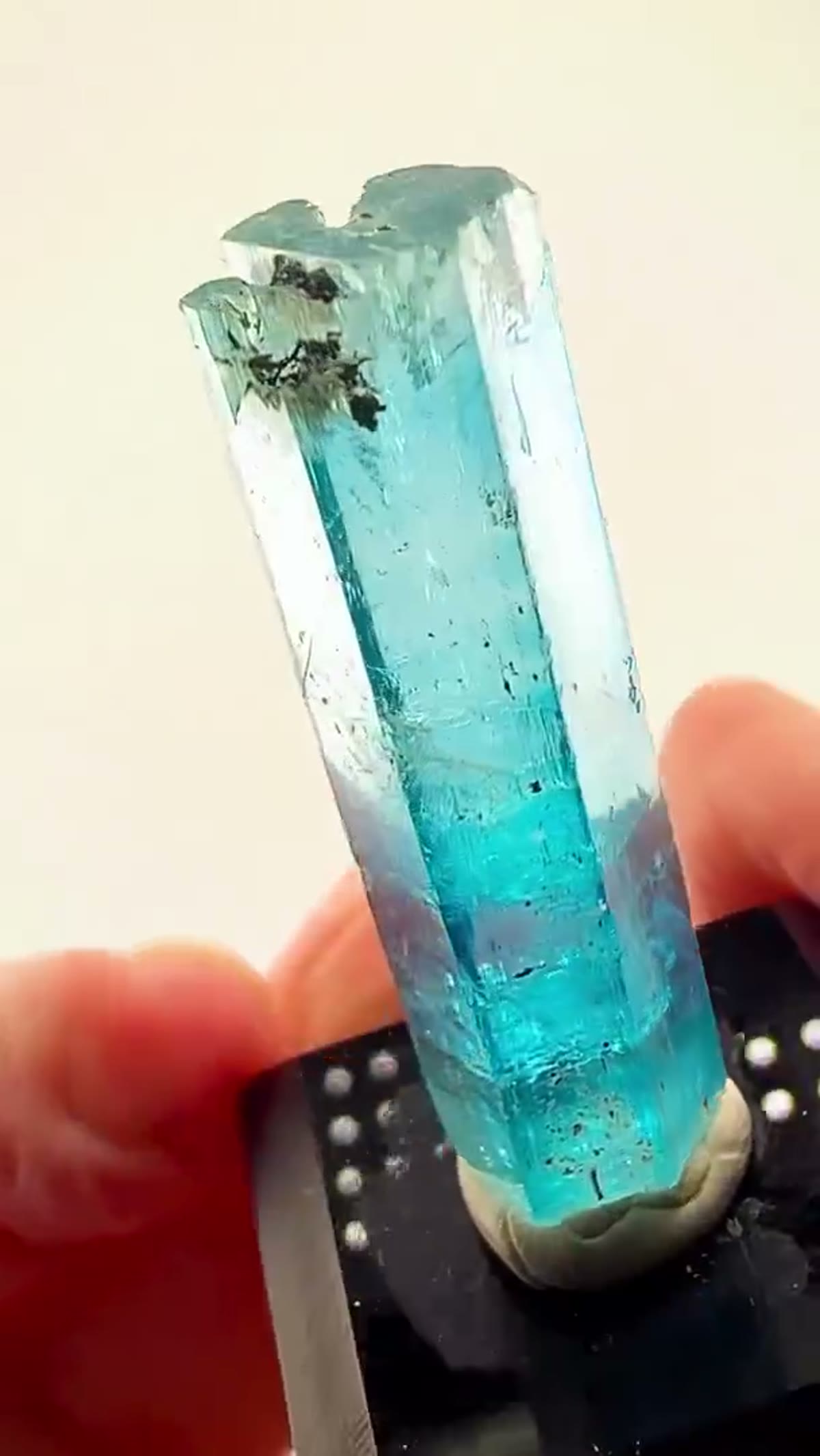 Aquamarine Specimen from Vietnam, 10.27 g - view 4
