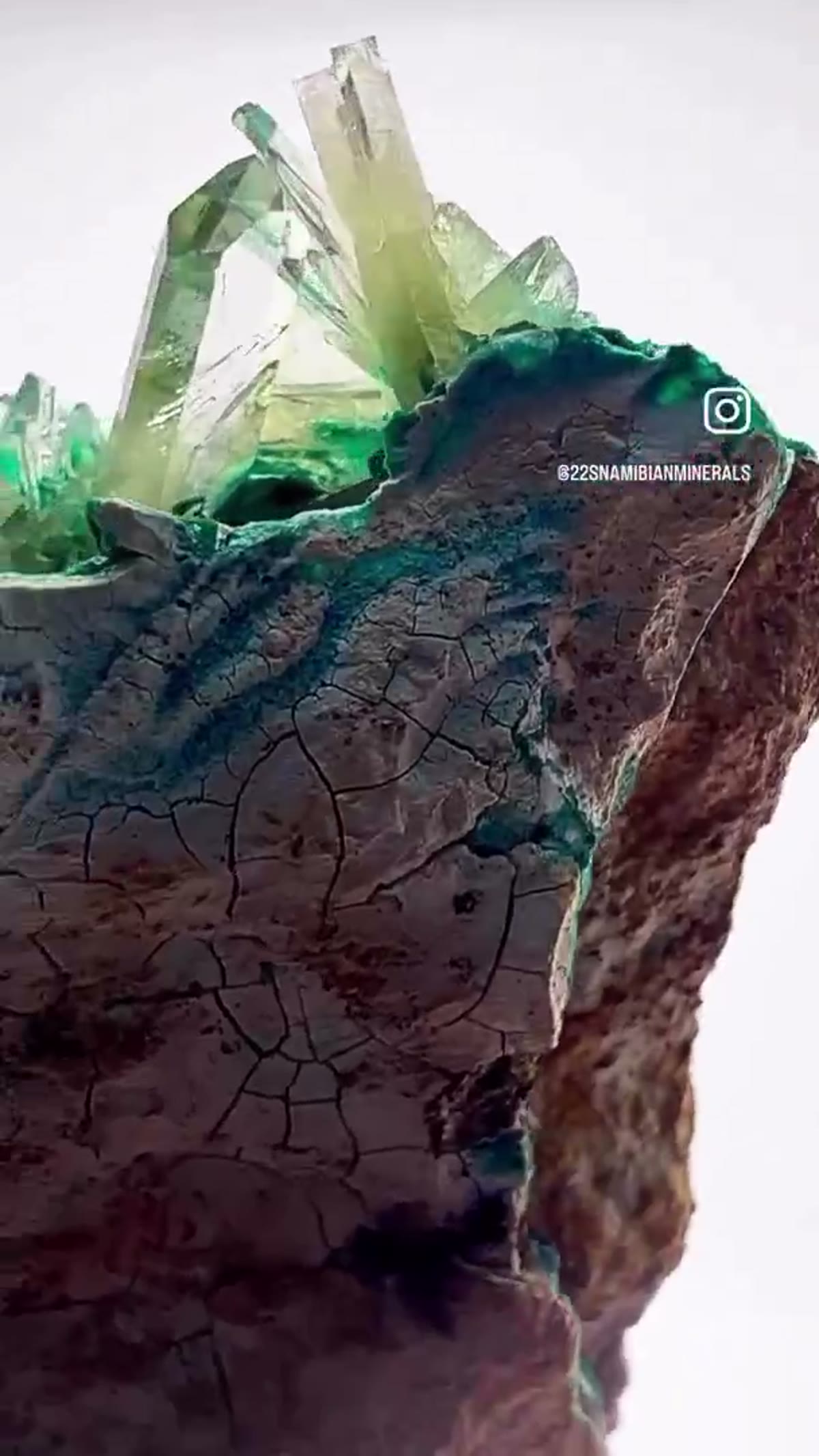 Malachite Specimen: Glass Pocket Magic — Malachite & Barite - view 3