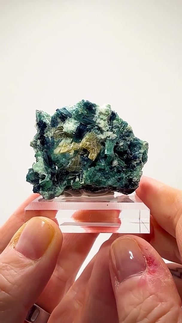 TOURMALINE CLUSTER PERFECTION