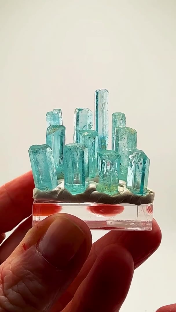 SAWTOOTH AQUAMARINE GEM FOREST