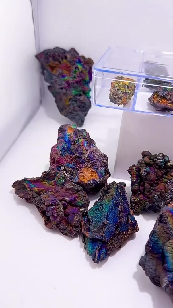 NATURE WENT FULL TECHNICOLOR ON THESE