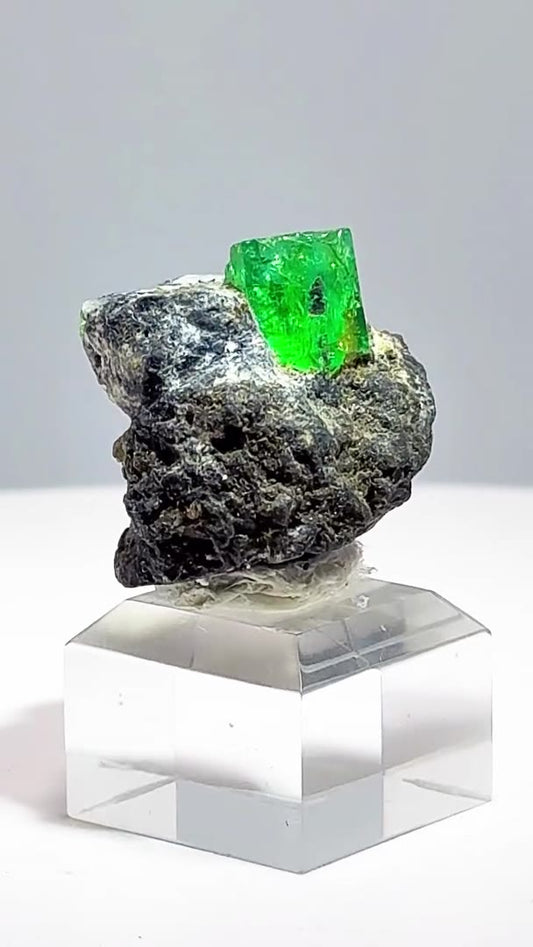 COLOMBIAN EMERALD PERFECTION