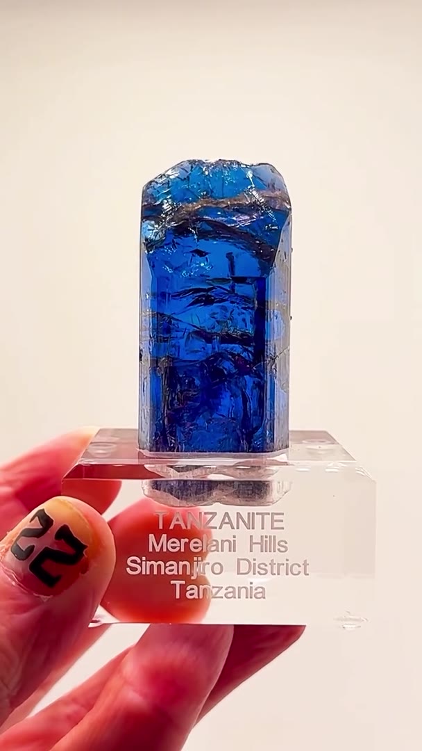73.43 GRAMS OF NATURAL TANZANITE MAGIC