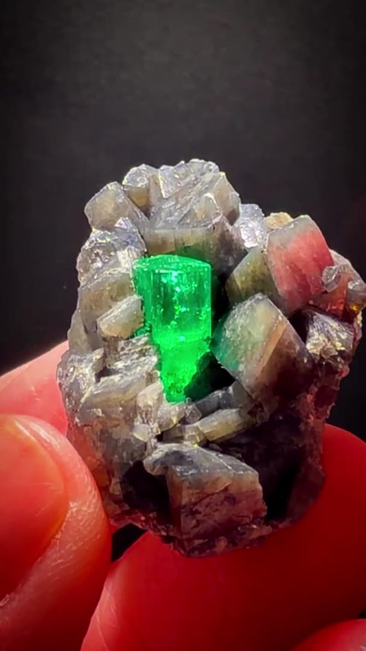 COSCUEZ MINE EMERALD MAGIC — THAT COLOMBIAN GREEN