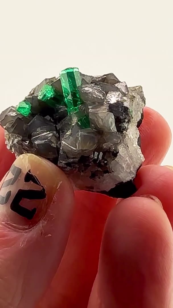 MUZO EMERALD MAGIC — GREEN FIRE IN THE MATRIX