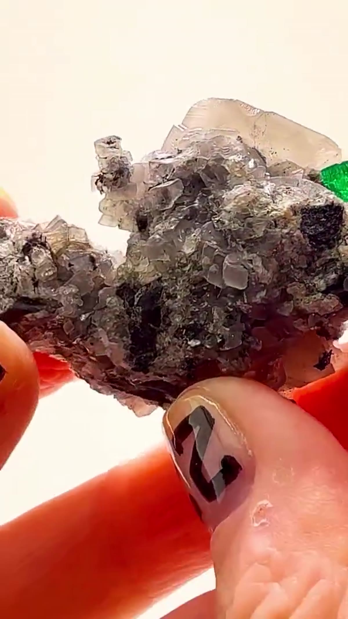 Emerald Specimen, 206.66 ct - view 3