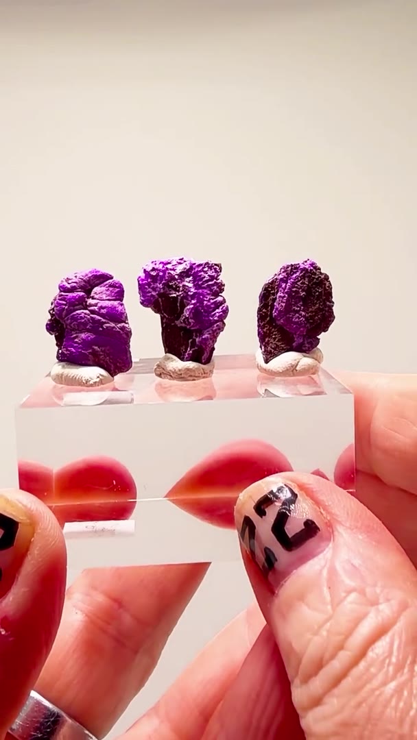FIBROUS SUGILITE MAGIC FROM WESSELS