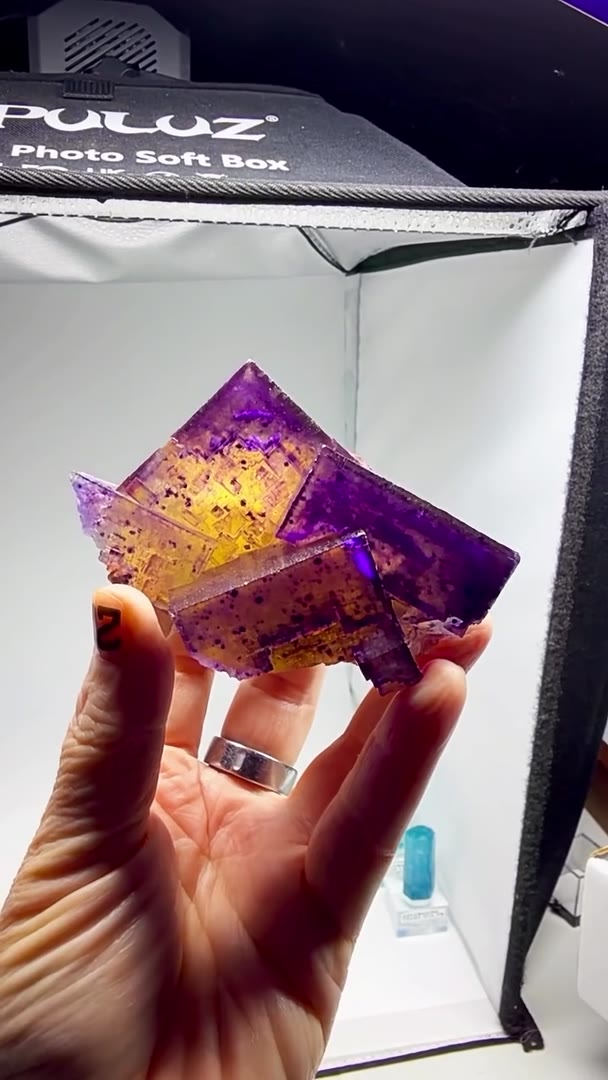 TRI-COLOR FLUORITE INSANITY FROM ILLINOIS!
