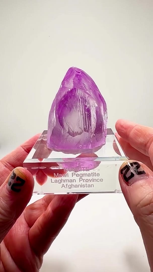 147.54 GRAMS OF PURE AFGHAN KUNZITE INSANITY!