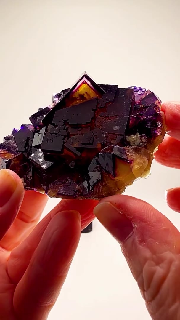 MINERVA NO. 1 ROYALTY… SUPER GLASS, INSANE ZONING & SERIOUS PROVENANCE!