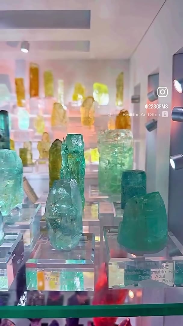 A LITTLE SNEAK PEEK INTO MY AQUAMARINE & HELIODOR CASE… PURE BERYL HEAVEN!