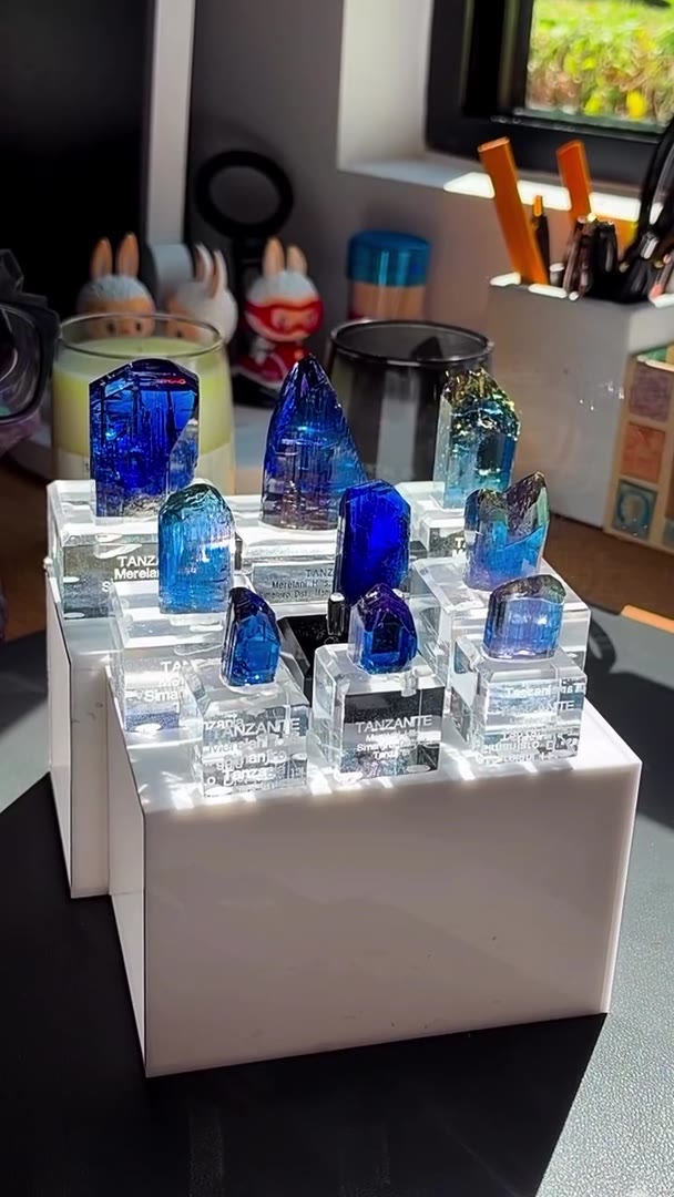 WHEN THE SUN HITS JUST RIGHT… TANZANITE MAGIC ON ANOTHER LEVEL!