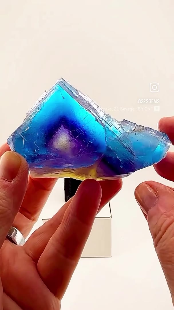 MINERVA NO. 1 MINE BLUE FLUORITE INSANITY… AN ABSOLUTE ILLINOIS MASTERPIECE!