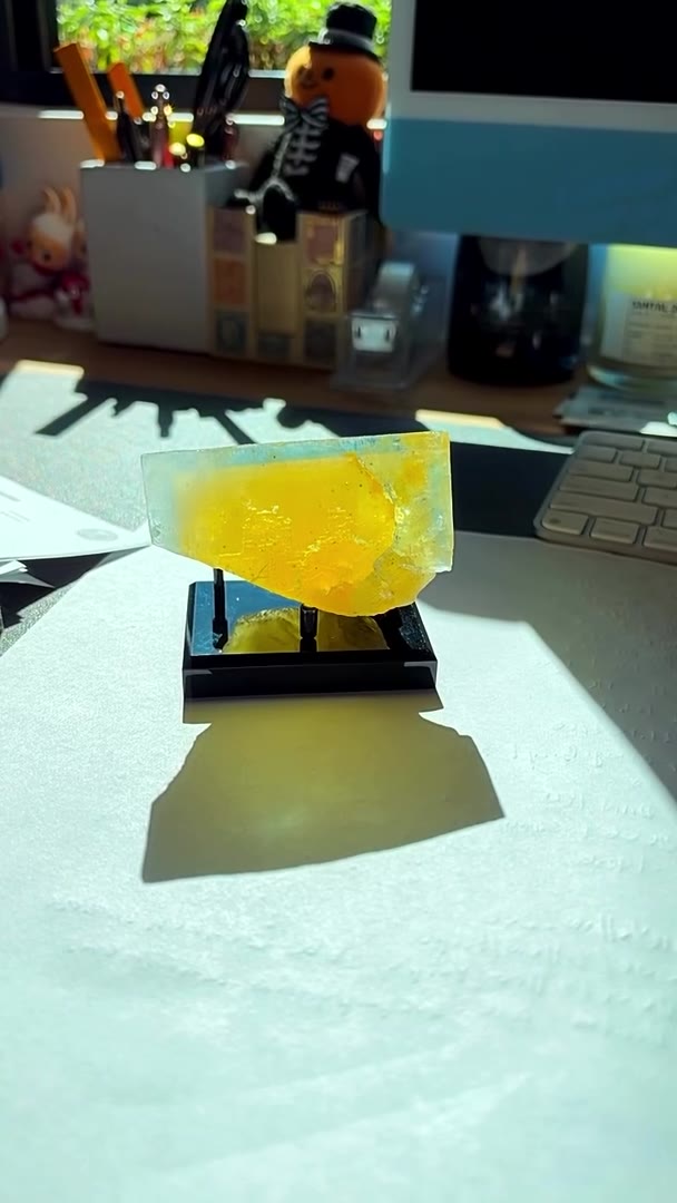 MINERVA NO. 1 FLUORITE MADNESS… LIQUID GOLD WRAPPED IN ELECTRIC BLUE!