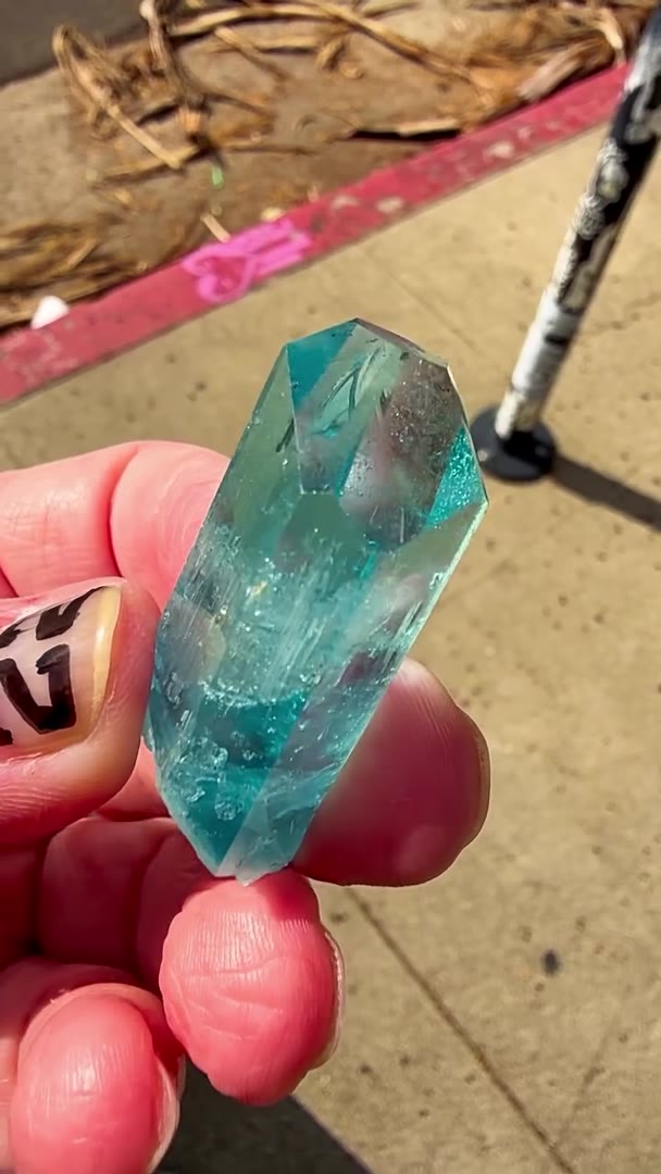 19.4 GRAMS OF VIETNAMESE AQUAMARINE INSANITY… TAKING THIS BLUE BEAUTY OUT…