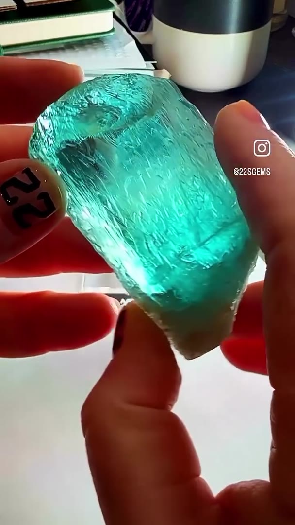 157.32 GRAMS OF CASTELO AQUAMARINE MAGIC… RIGHT HERE AT MY DESK!