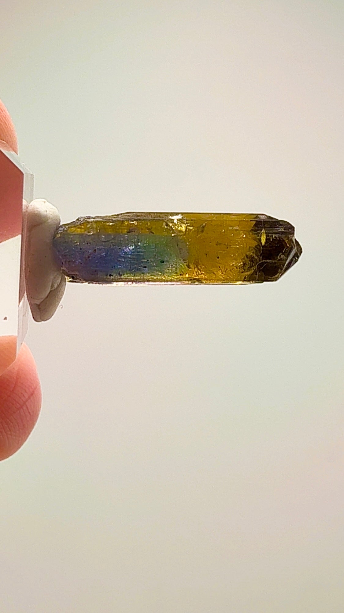 3.12 GRAMS OF NATURAL TANZANITE FIRE