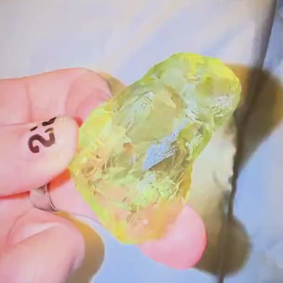 Gem lovers, rejoice!  I've stumbled upon an extraordinary 47.48g etched…