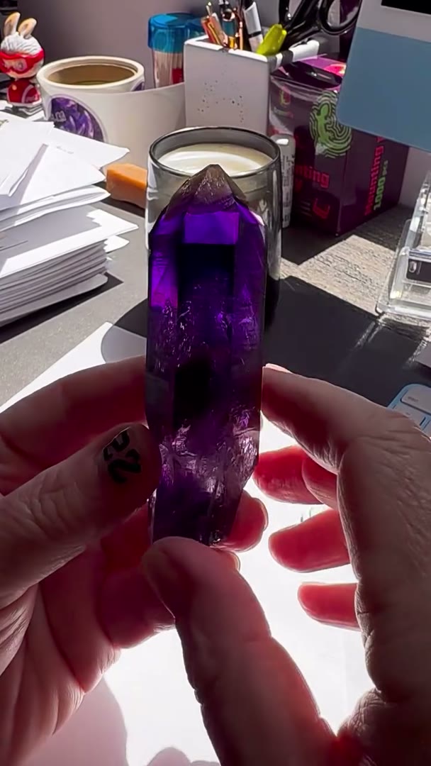 SUNLIGHT ACTIVATED… PURE DESK MAGIC